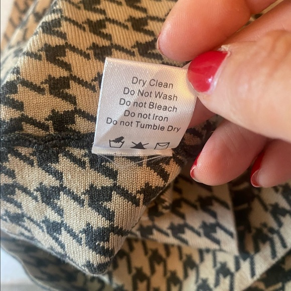 Houndstooth Skirt - Picture 7 of 11